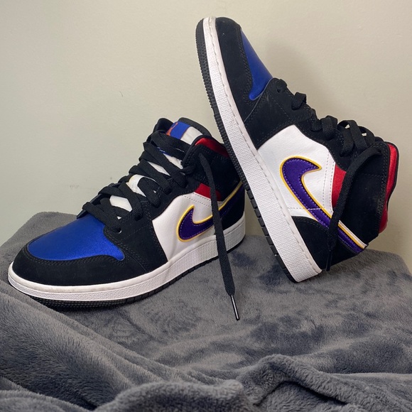 Jordan 1 Mid Lakers Top 3 - Picture 1 of 4